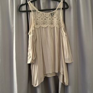Day trip Short sleeve Cold Shoulder Size M